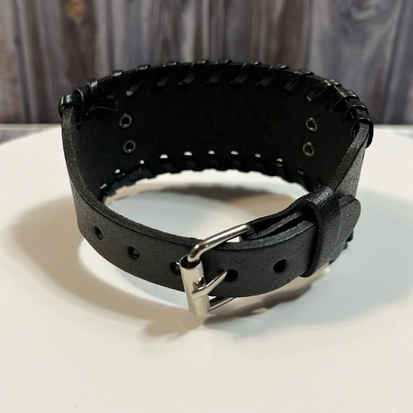 NEW HANDMADE CELTIC WOLF LEATHER BRACELET. - Picture 3 of 3